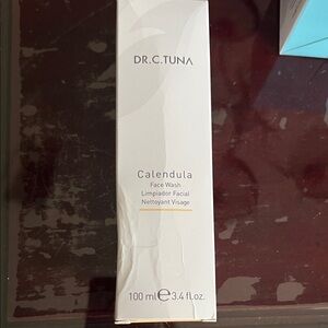 Farmasi Dr. C. Tuna Calendula Face Wash - White
